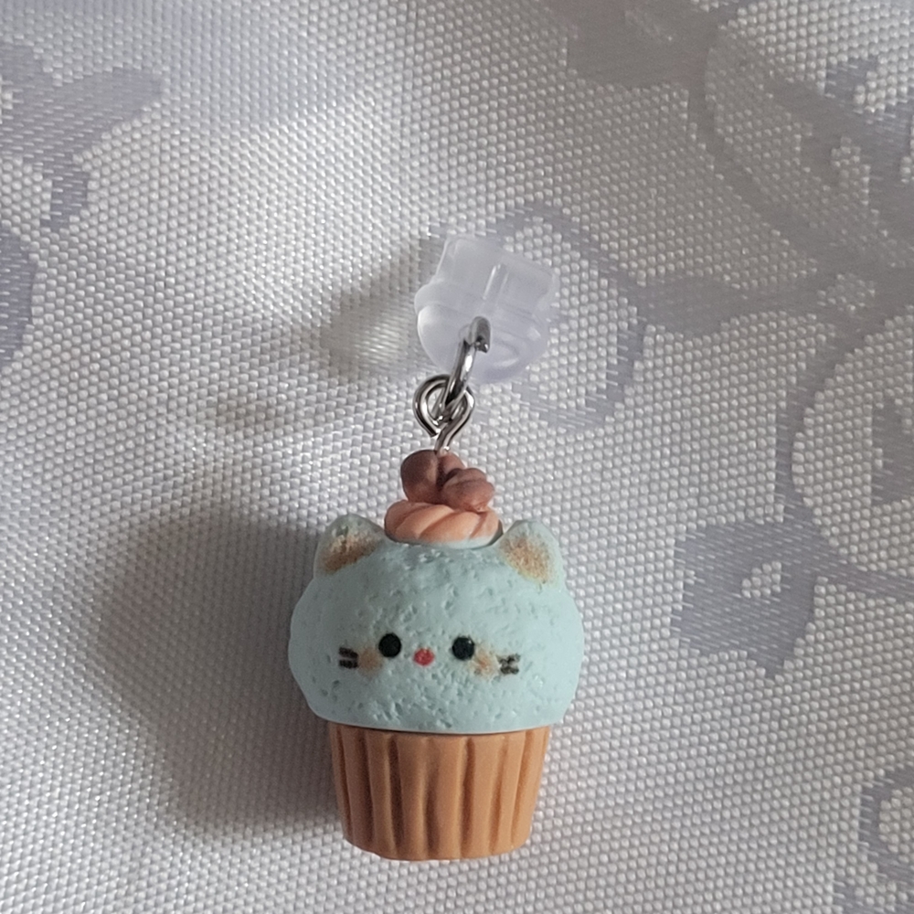 👻NEW👻 5pc C Type Muffin Cat Cell Phone Dust Plug Charm Set
